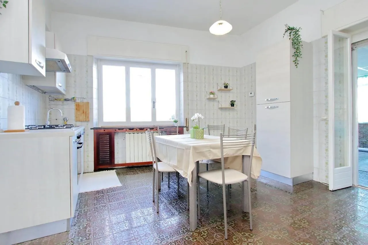 Timeless St Peter Terrace Apartment Rome
