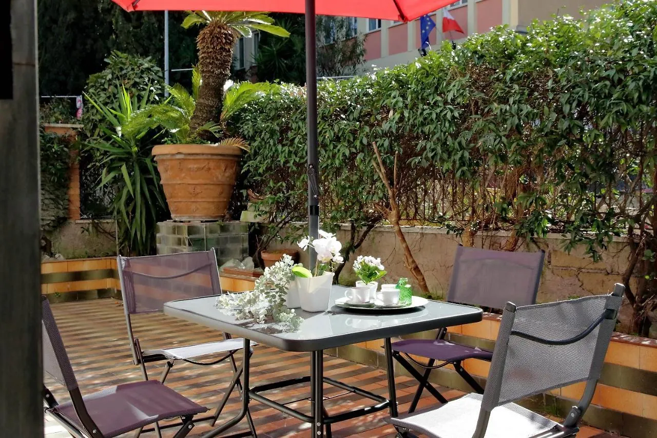 Timeless St Peter Terrace Apartment Rome