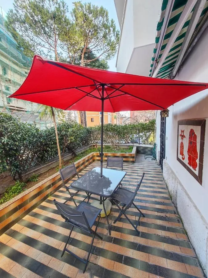 Timeless St Peter Terrace Apartment Rome